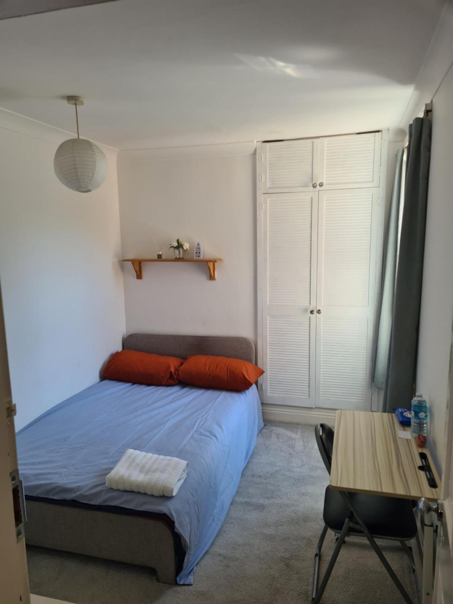 A Private & Beautiful Bedroom With Shared Bathroom In The Heart Of Bournemouth Exterior photo